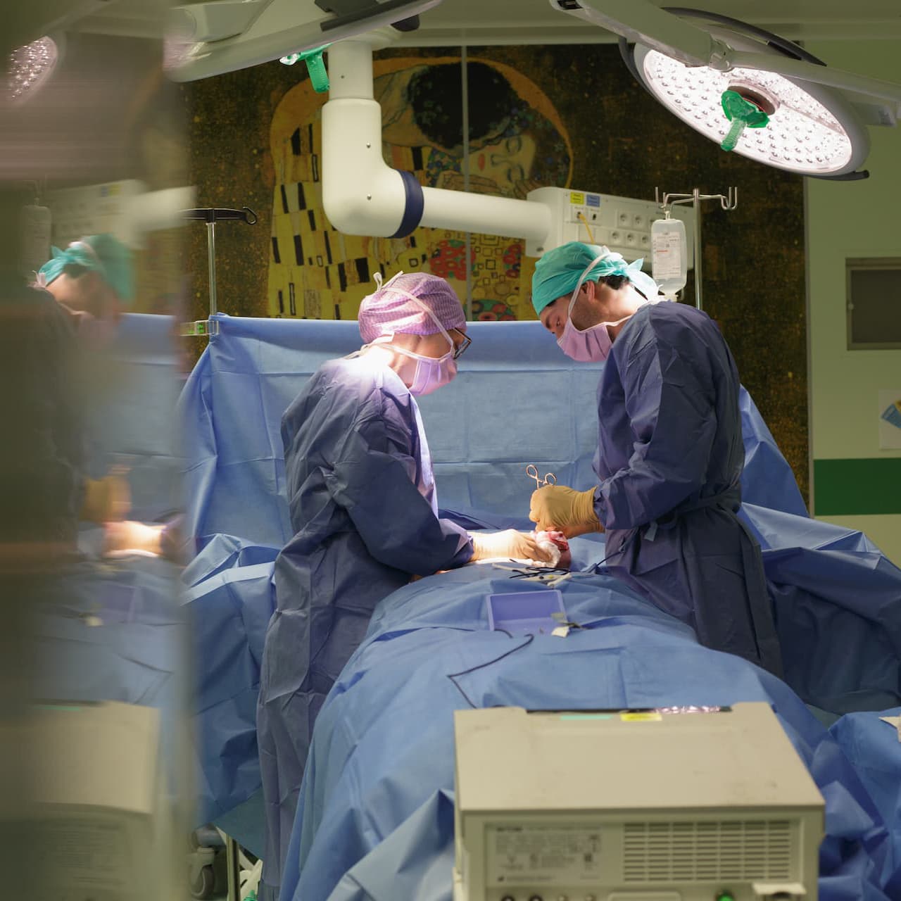 Opération de chirurgie plastique à Nantes par le Dr Ruiz et son assistante